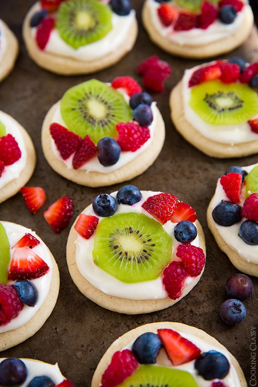 Create Melt-in-Your-Mouth Mini Fruit Pizzas with Bright Lemon Cream Cheese